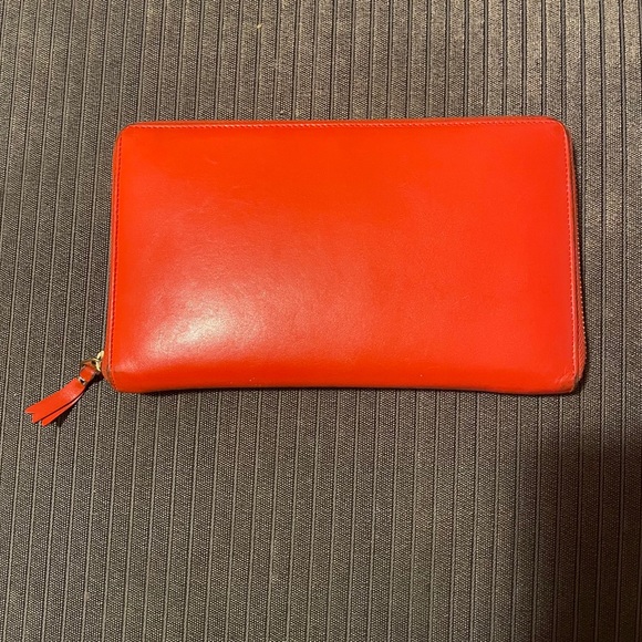 Comme des Garçons Classic Leather Zip Wallet - Picture 2 of 13